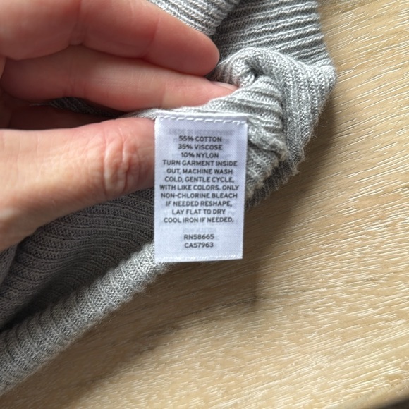 Nordstrom long lightweight gray cardigan size medium - Picture 4 of 9